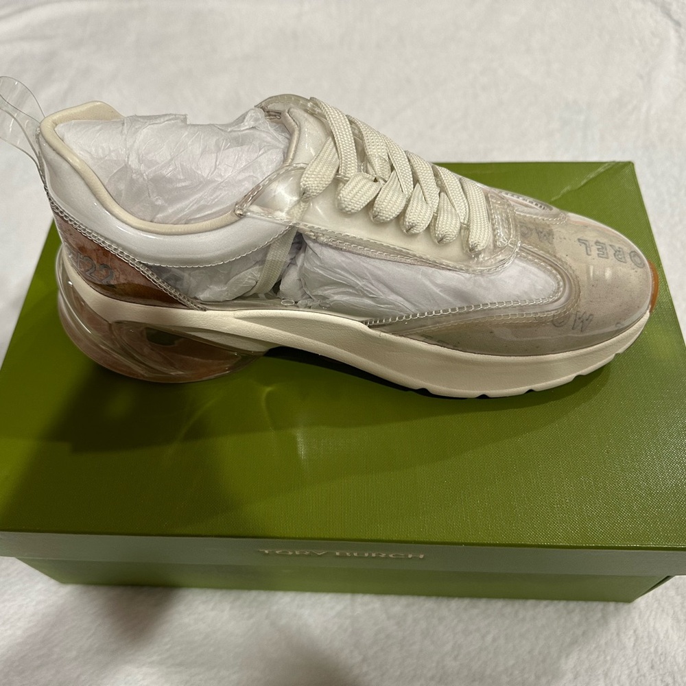 Women’s White/Cream Fashion Sneaker